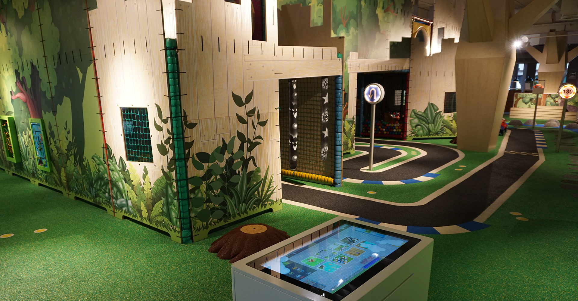 Möbel Hesse indoor playground hekwerken | IKC