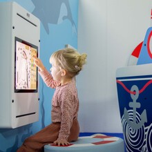 Interactief touchscreen van IKC met spelletjes